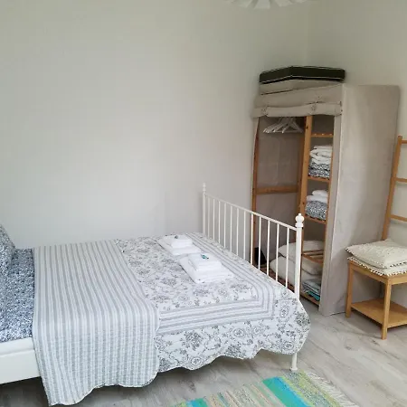 Ohtu Poik In Centre Of Apartment *