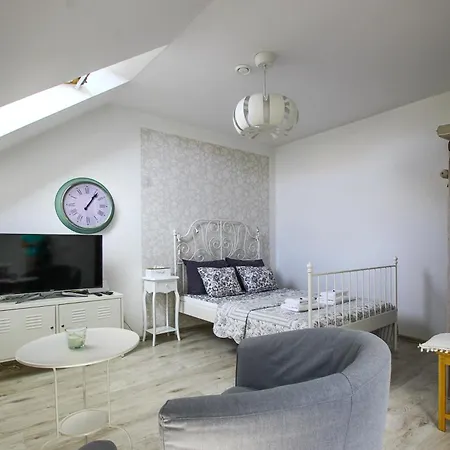 Apartment Ohtu Poik Studio In Centre Of